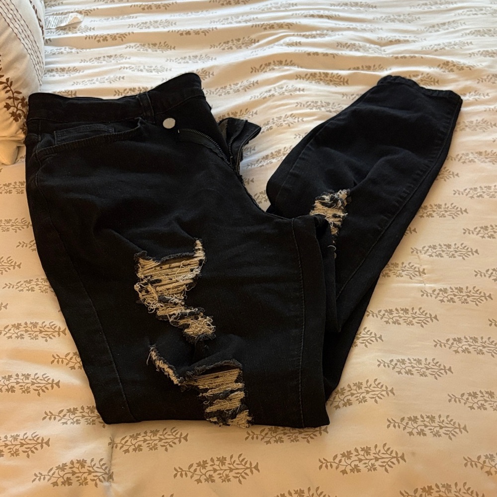 SHEIN Black Ripped Skinny Jeans